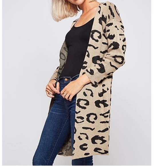 ✨LAST ONE✨Leopard sweater knit cardigan - Picture 3 of 11